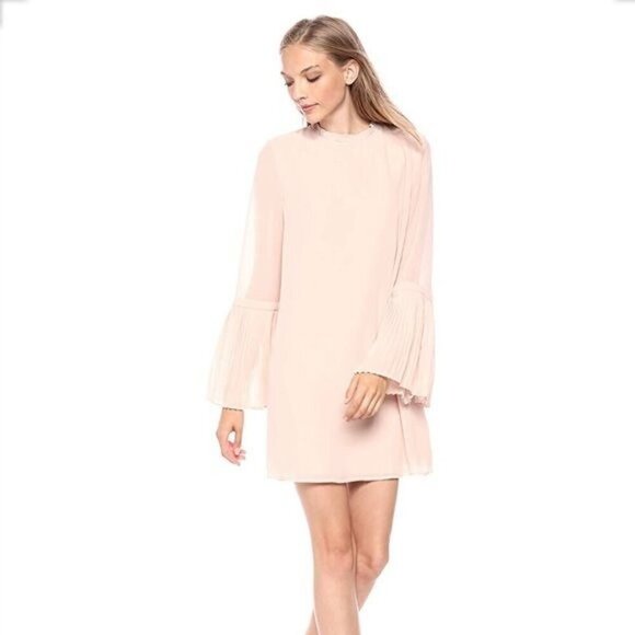 Cupcakes and Cashmere Bell Sleeve Mini Dress NWT - Picture 1 of 9